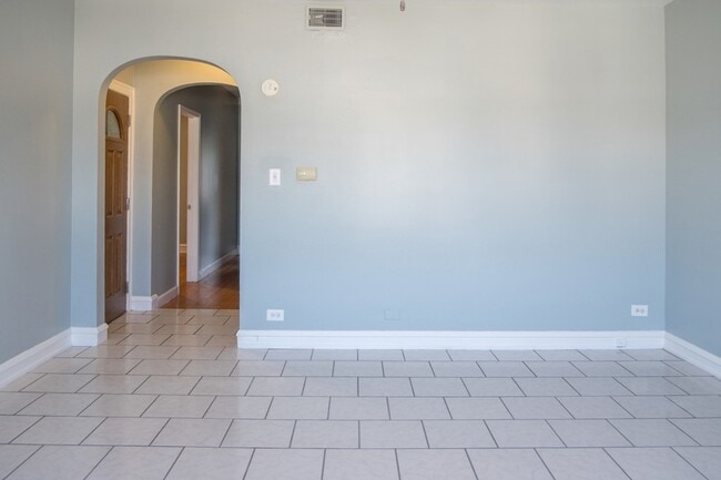 Building Photo - 5445 W 64th St