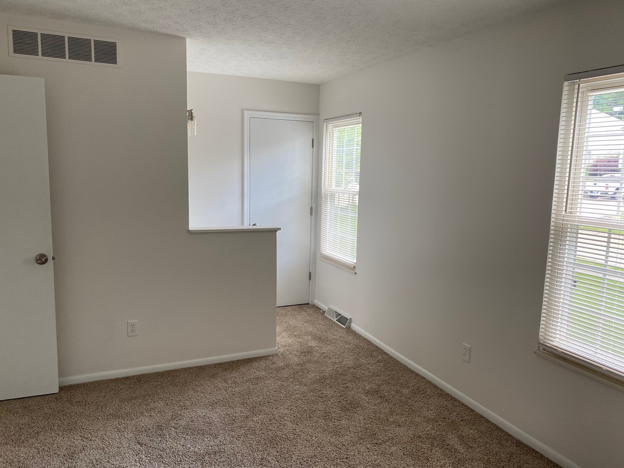 Building Photo - 3213 Trailwood Ct
