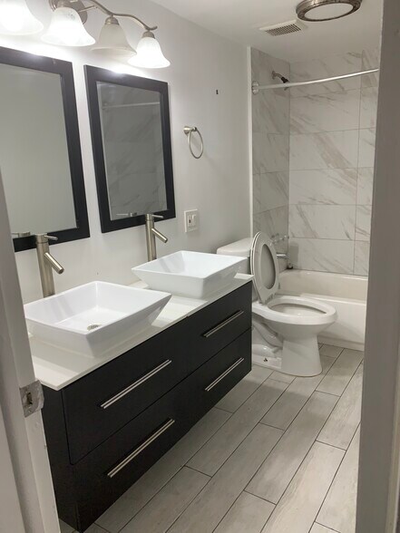 Building Photo - 6130 W 19th Ave