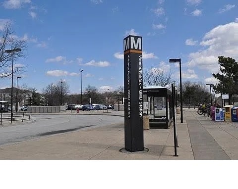 23.MetroLessthanAMile - 8841 Royal Doulton Ln