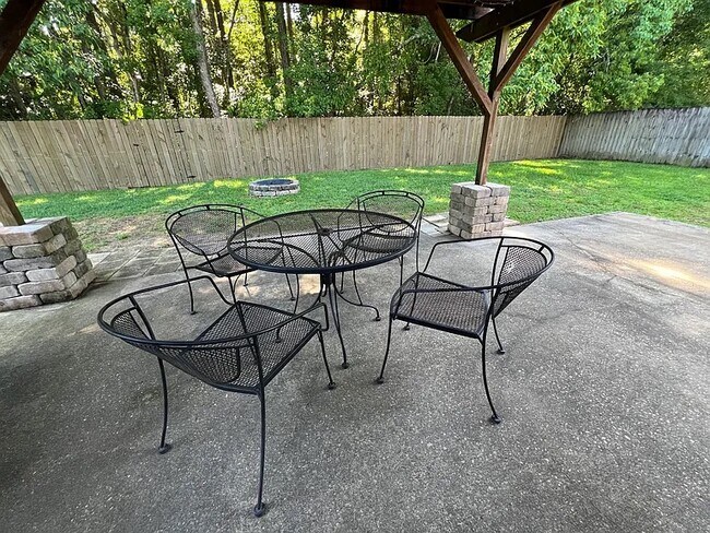 Building Photo - 1424 Roebling Tr