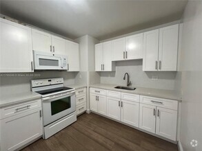 Building Photo - 770 NW 179th St