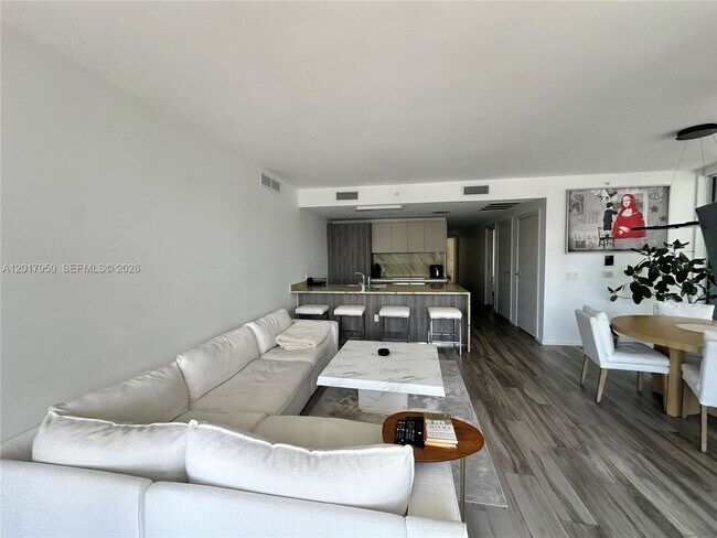 Building Photo - 801 S Miami Ave