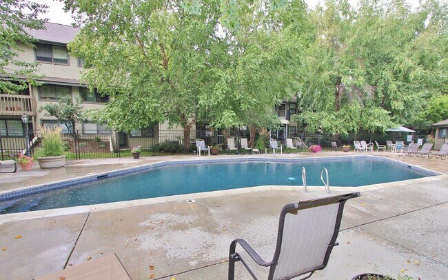 Building Photo - 3695 S Gekeler Ln
