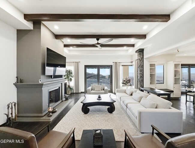 Building Photo - 444 San Clemente Dr