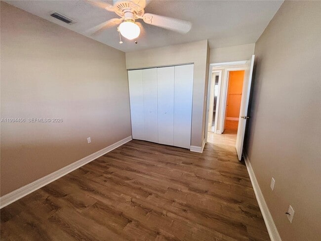 Building Photo - 1323 Bayshore Dr