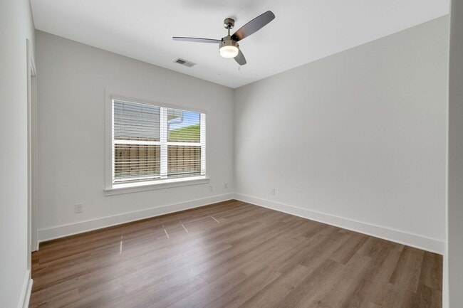 Building Photo - 224 Huntley Knl Pl