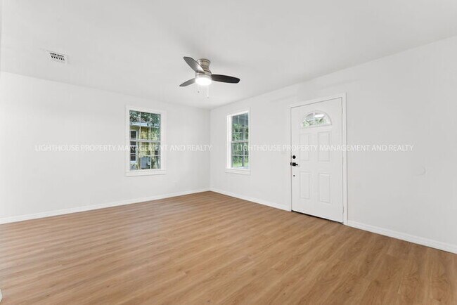 Building Photo - Charming Newly Renovated 2-Bedroom Home Near Murray Hill!