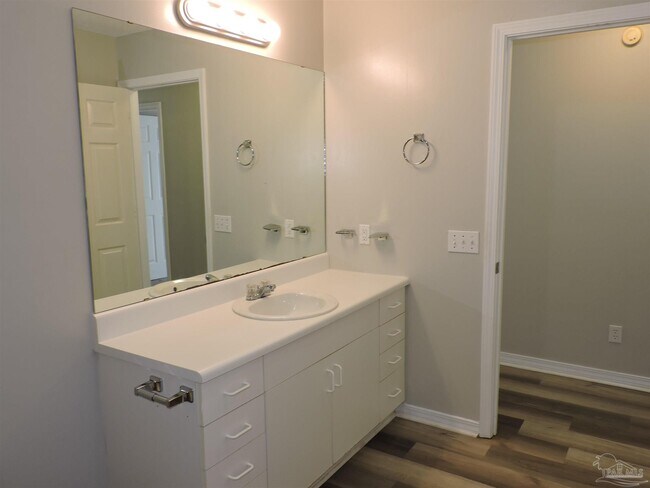 Building Photo - 5525 Woodsman Ct