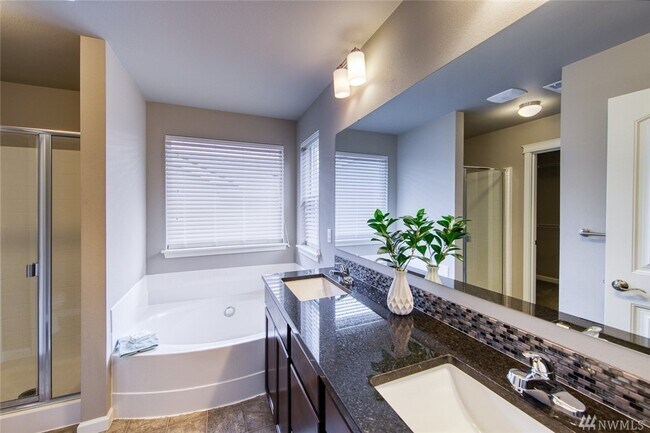 Building Photo - 3746 Maritime Dr SW