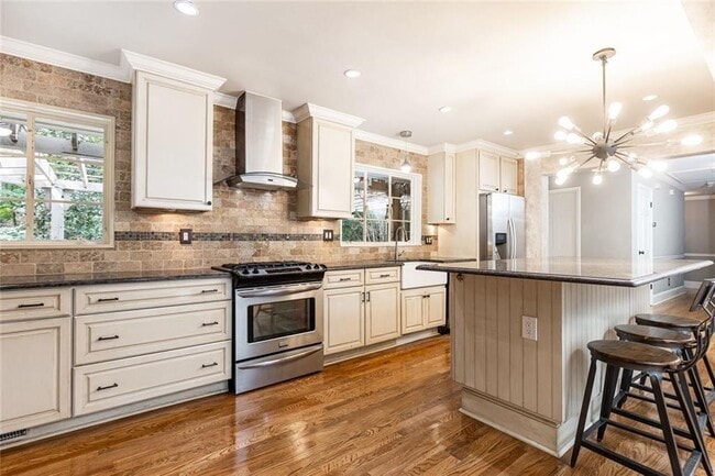 Building Photo - 3943 Lake Forrest Dr NE