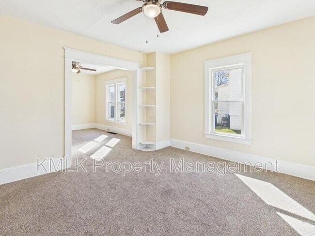 Building Photo - 446 7th St