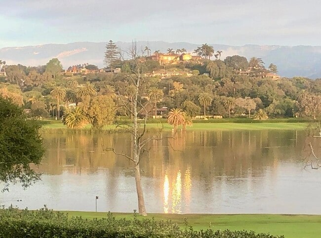 Building Photo - 4015 Lago Dr