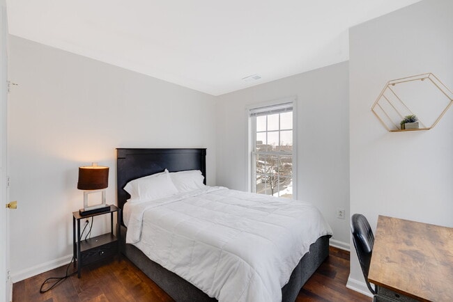 Building Photo - *Fully Furnished Option Available***Nestled in a highly desirable and safe neighborhood