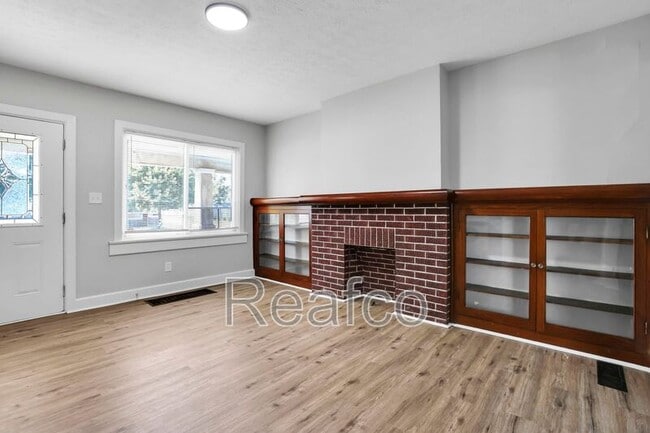 Building Photo - 74 N Powell Ave