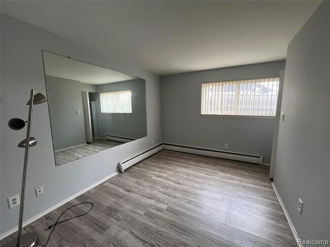 Building Photo - 31831 Grand River Ave