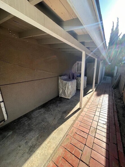 Building Photo - 8216 Glade Ave