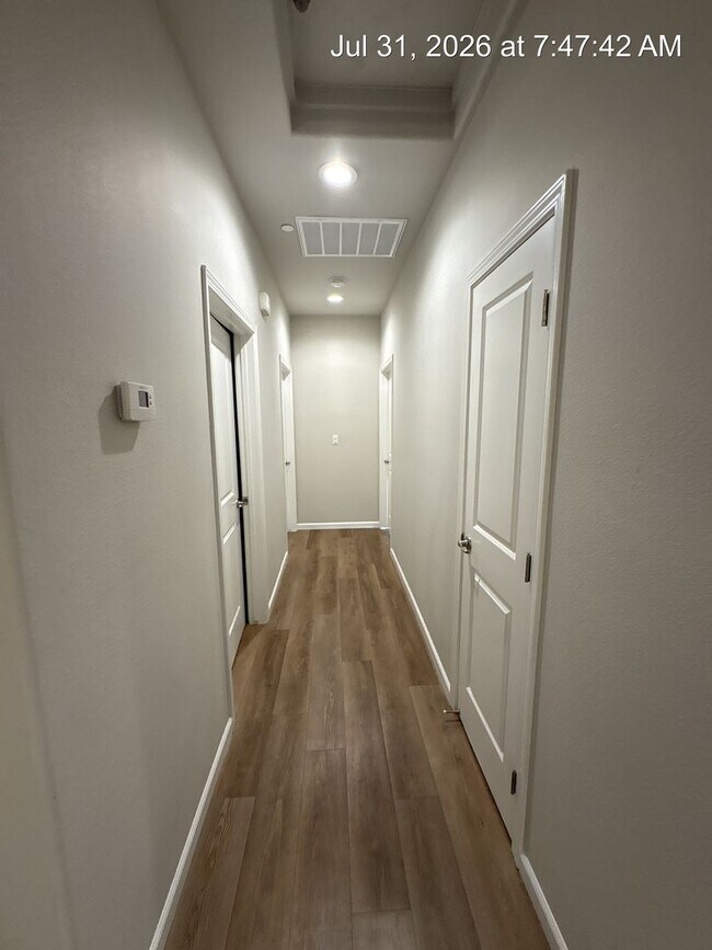 Building Photo - 4319