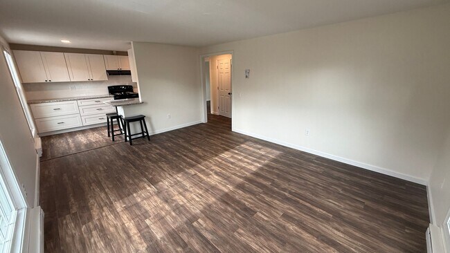 Building Photo - 12 Union St