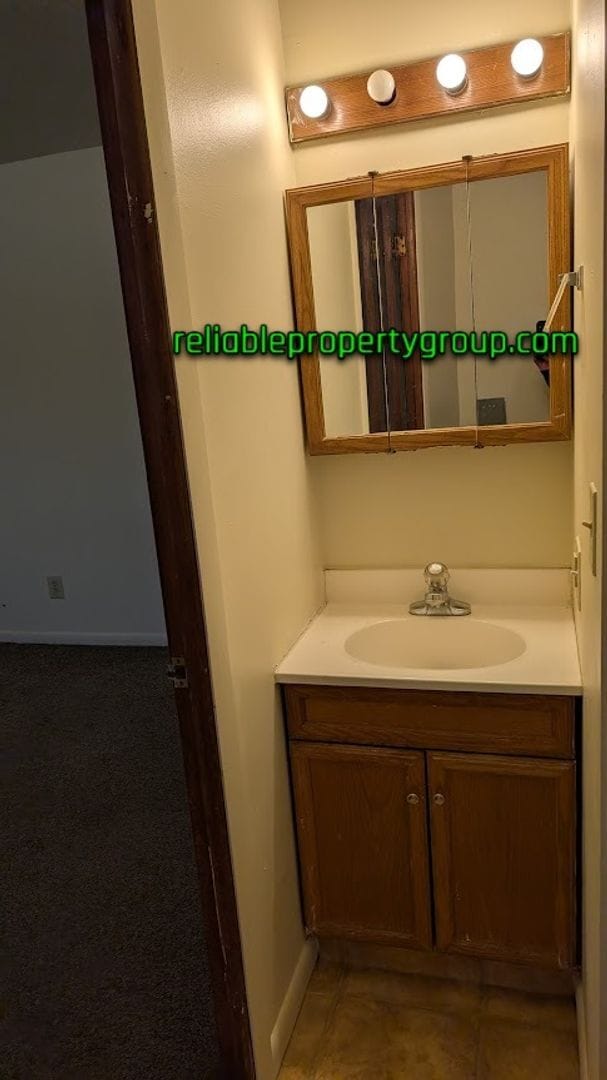 Building Photo - 534 E Bradford St