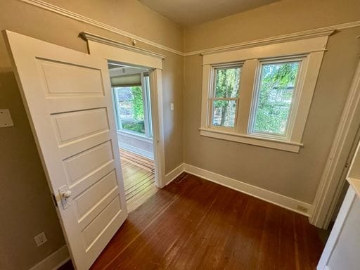Building Photo - Gorgeous 2 bed Craftsman in Queen Anne! Open house Saturday!