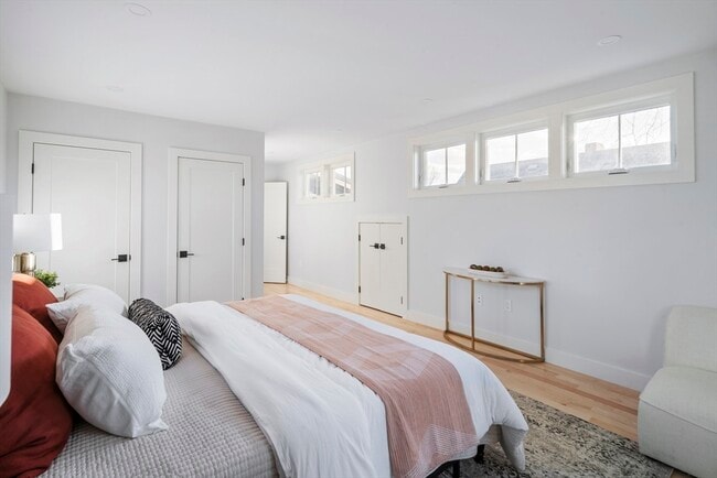 Building Photo - 315 Pearl St