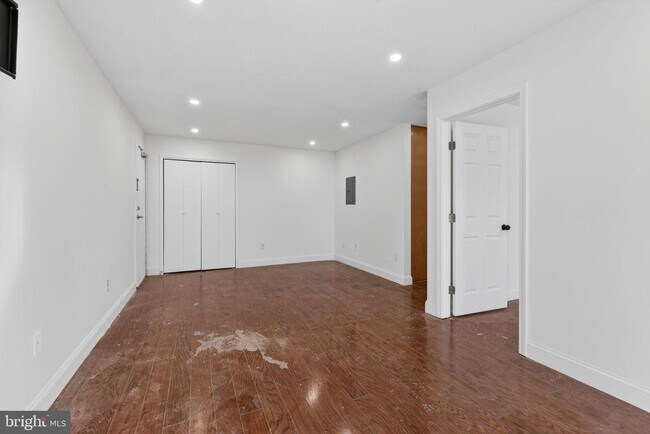 Building Photo - 16 S Van Dorn St