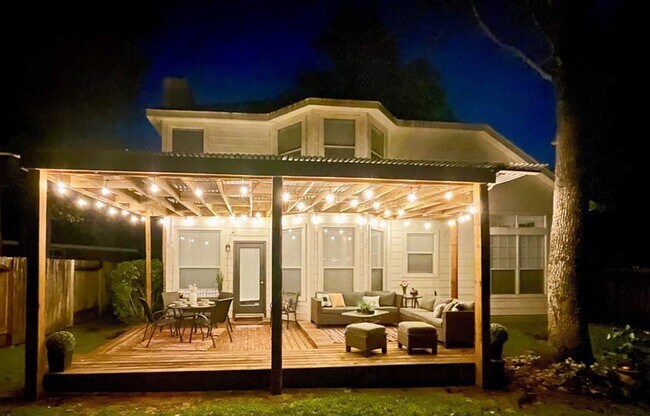 Building Photo - 19 Grand Bayou Pl