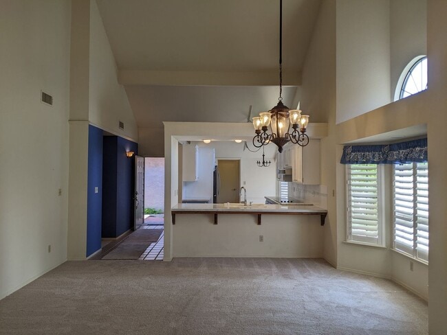 Building Photo - Spacious Bullard Court 2 bedroom 2 bathroo...