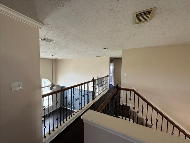 Building Photo - 20810 Deauville Dr