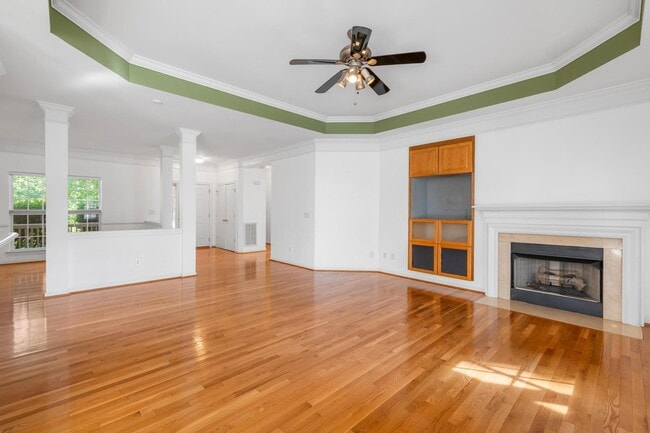Building Photo - 8422 Bampton Dr