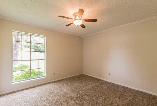 Building Photo - 3 BEDROOM, NORTH BELTON