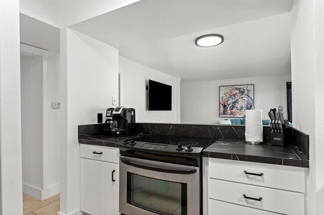 Building Photo - 4000 Gulf Terrace Dr
