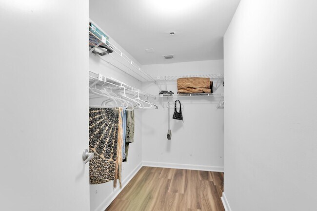 Building Photo - 1167 Hillsboro Mile