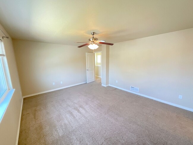 Building Photo - 3 Bedroom Home Available Near S Marksheffel Rd & Fontaine Blvd!