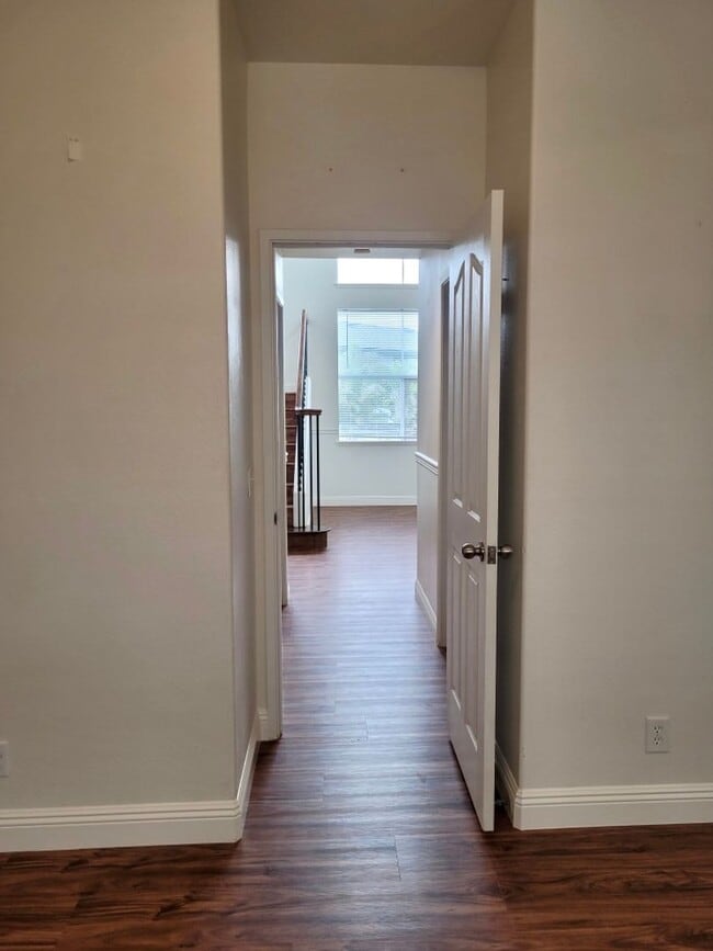 Building Photo - For Rent | 4 Bedroom, 3 Bathroom house with 2 Car Garage