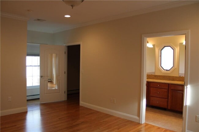 Building Photo - 5 Kristin Ct