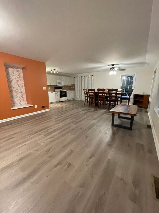 Open Floor Plan - 15 Halls Hl