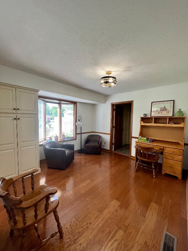 Building Photo - 254 Dominion Dr