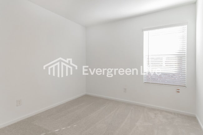 Building Photo - 2012 Belgian Dr