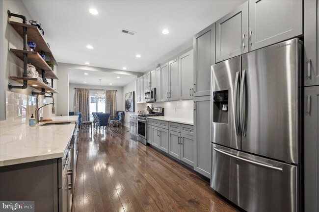 Building Photo - 1717 S 13th St