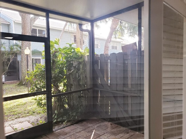 Building Photo - 89 SW 3rd St