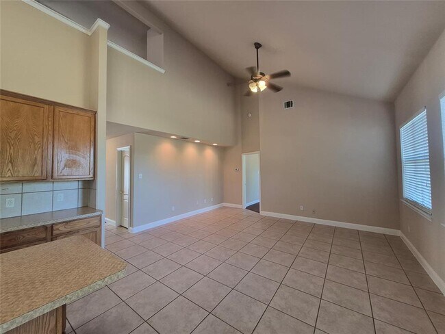 Building Photo - 8800 Hazelhurst Dr