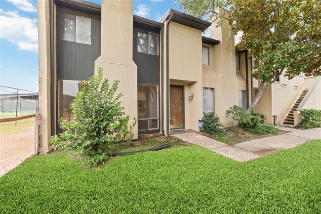 Primary Photo - 1116 Bering Dr