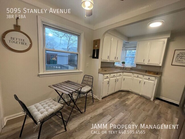 Building Photo - Maple Heights: SINGLE FAMILY 3-Bedroom