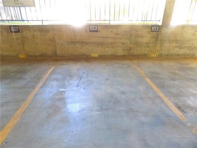 Building Photo - 2605 Enfield Rd