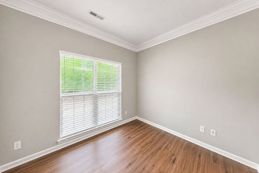 Building Photo - 7215 Hathaway Ct