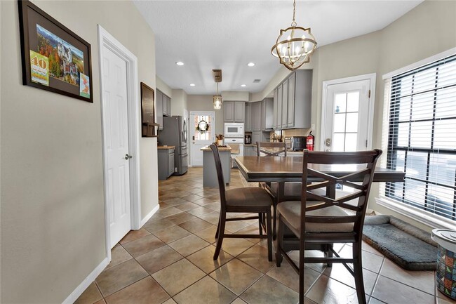 Building Photo - 25823 Lake Lawn Dr