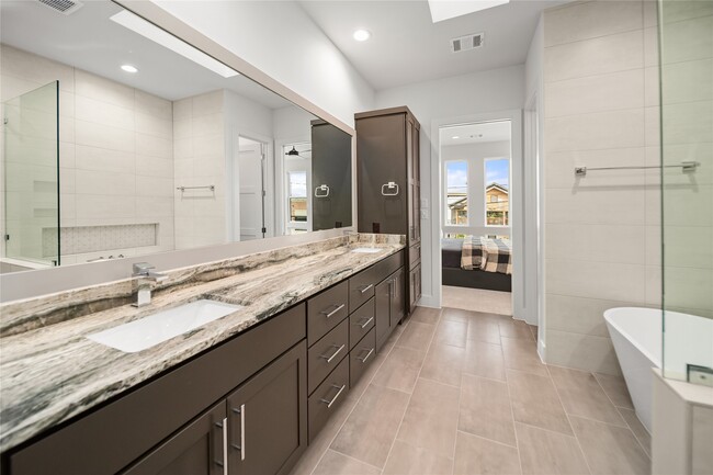 Building Photo - 2408 Gray St