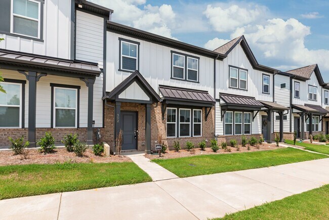 Building Photo - 302 Silver Fleet Dr